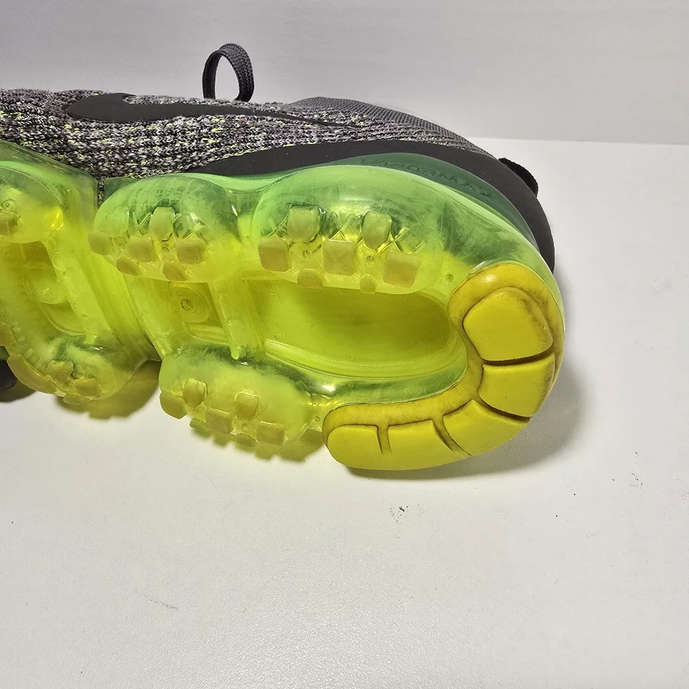 Nike VaporMax Flyknit Men's Gray and Green Running Shoes size 11 - Picture 6 of 16